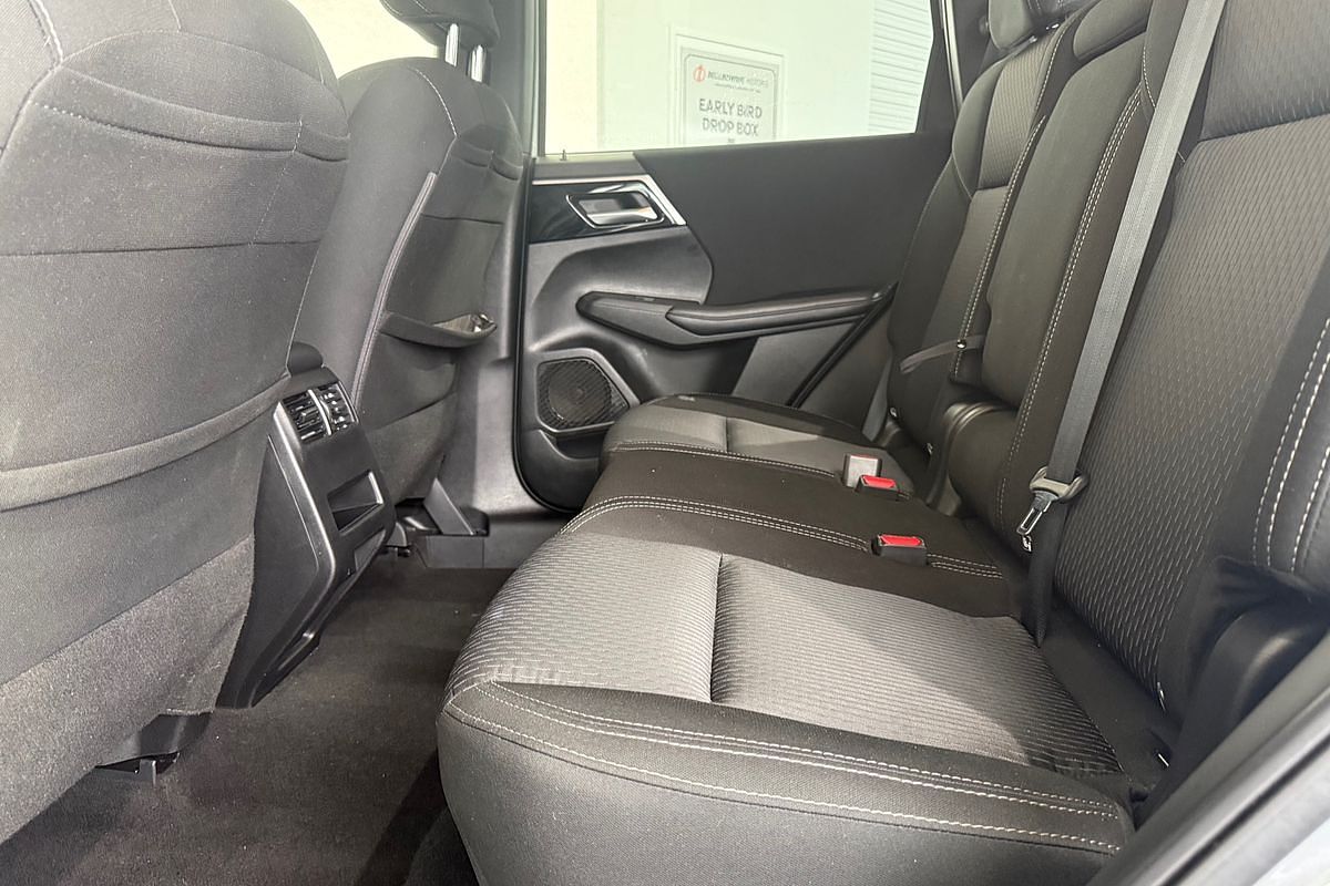 2023 Mitsubishi Outlander ES ZM