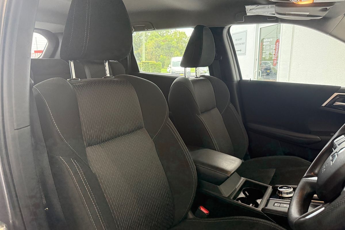 2023 Mitsubishi Outlander ES ZM