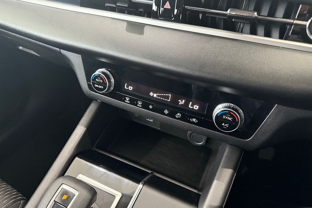 2023 Mitsubishi Outlander ES ZM