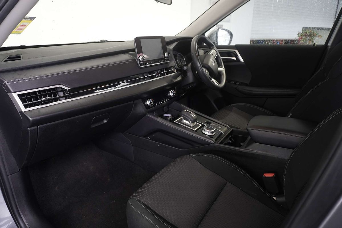 2023 Mitsubishi Outlander ES ZM