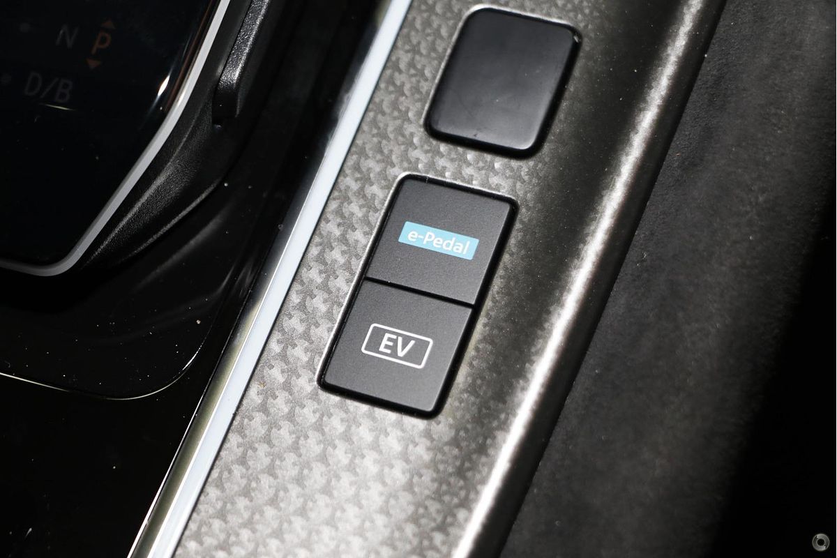 2025 Nissan QASHQAI N-DESIGN e-POWER J12