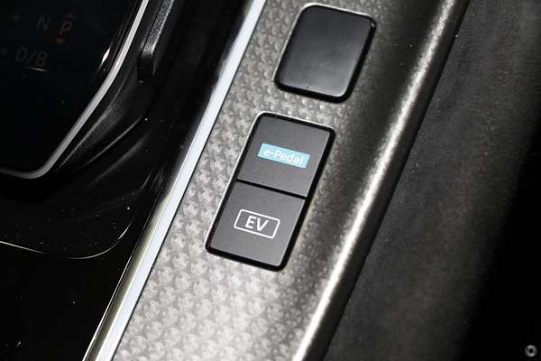 2025 Nissan QASHQAI N-DESIGN e-POWER J12