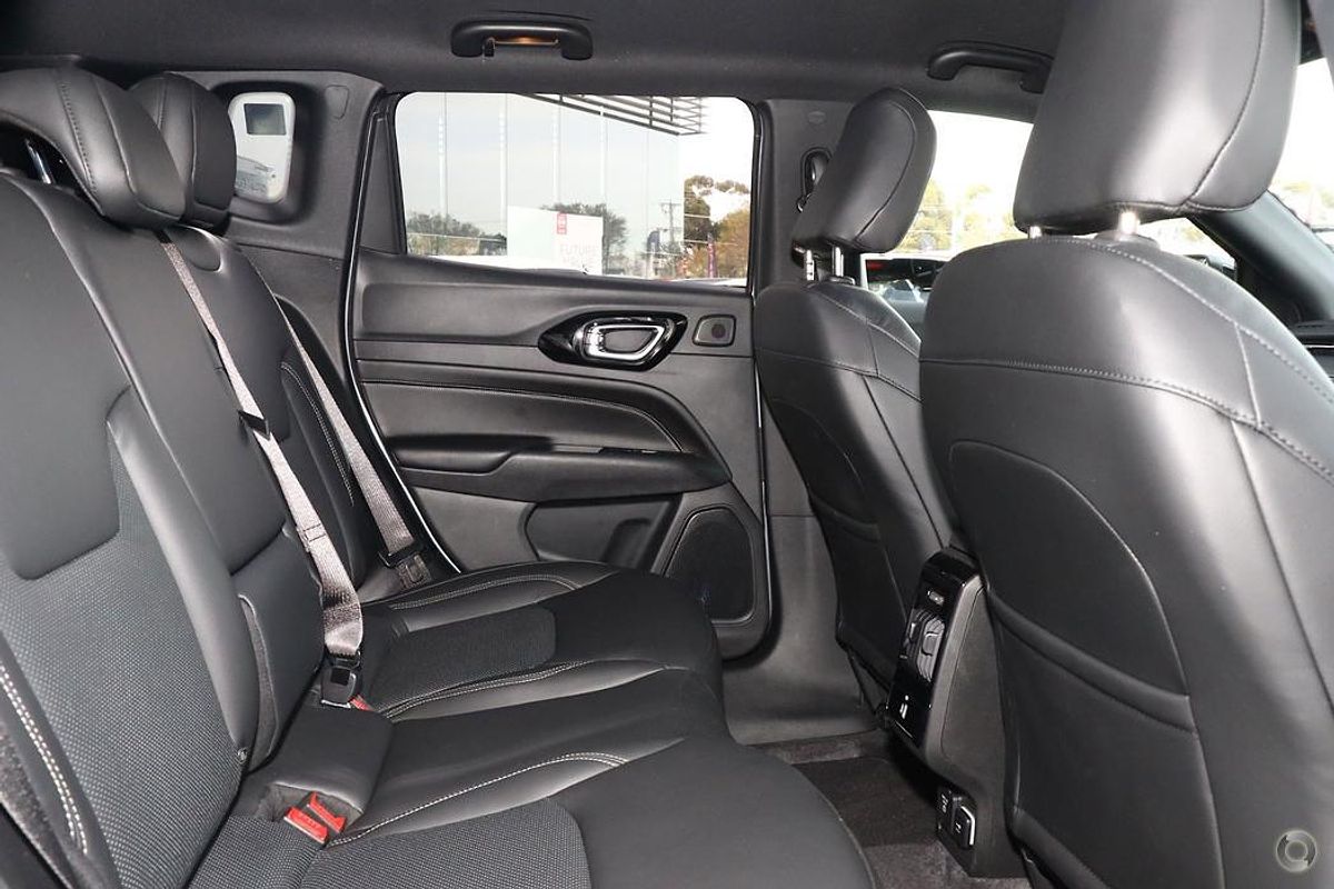 2023 Jeep Compass S-Limited M6
