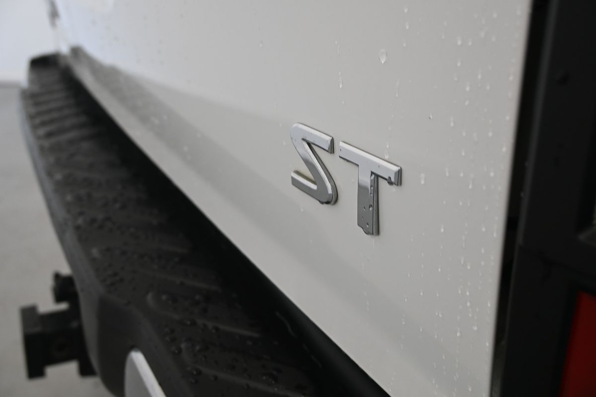 2017 Nissan Navara ST D23 Series 3 Rear Wheel Drive