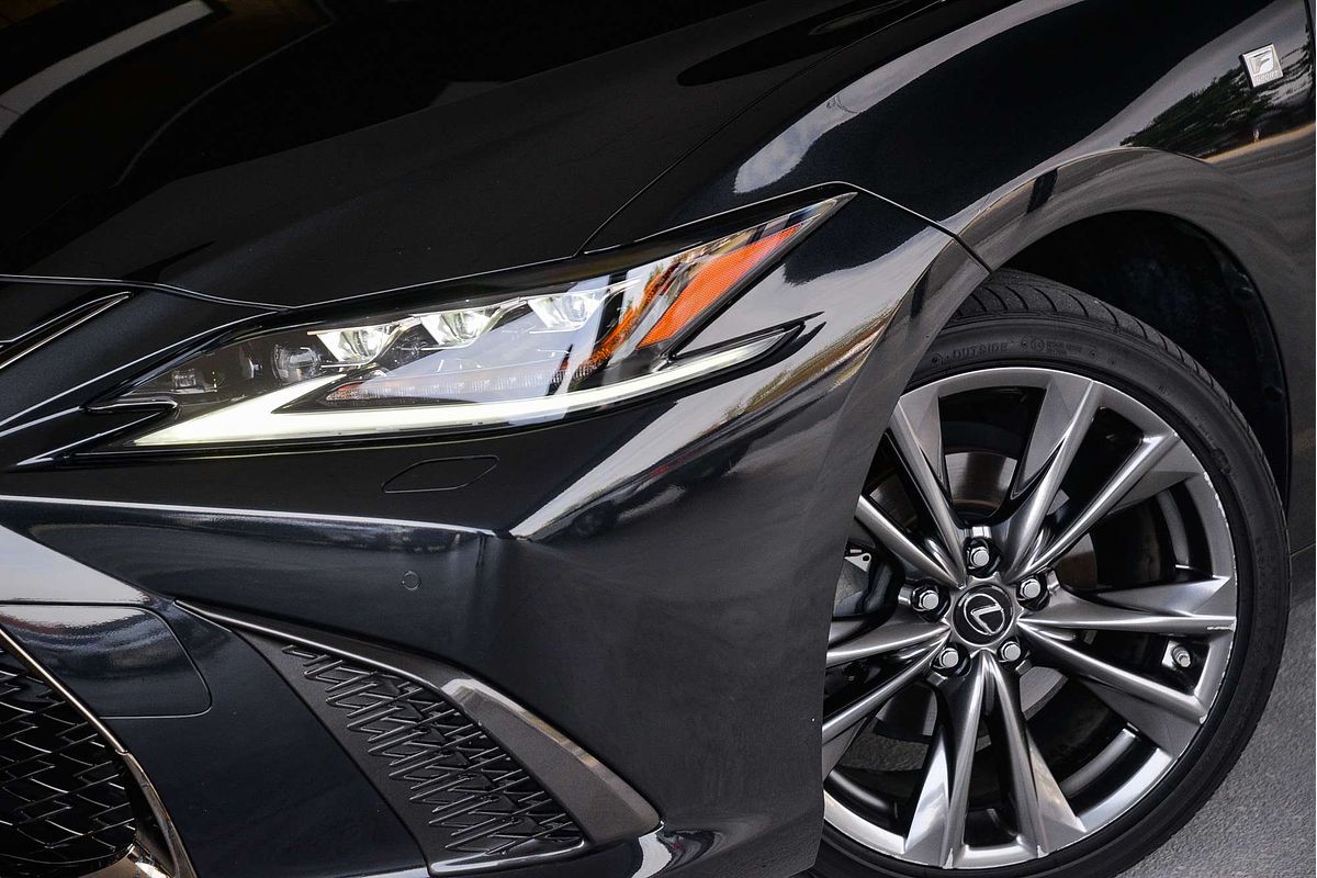 2020 Lexus ES ES300h F Sport AXZH10R