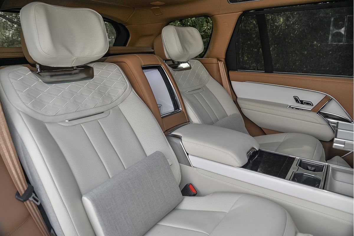 2024 Land Rover Range Rover P615 SV L460 LWB