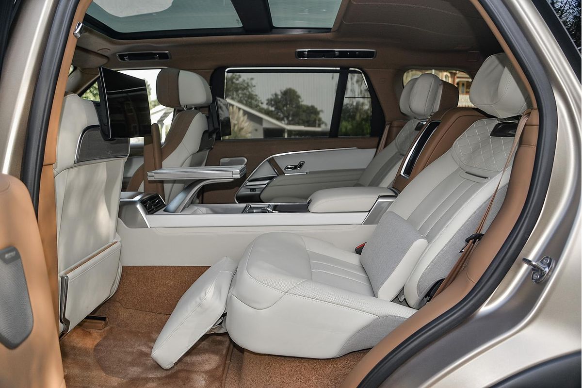 2024 Land Rover Range Rover P615 SV L460 LWB