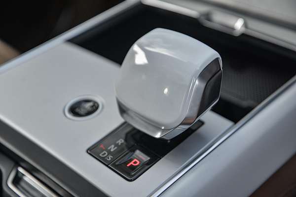2024 Land Rover Range Rover P615 SV L460 LWB