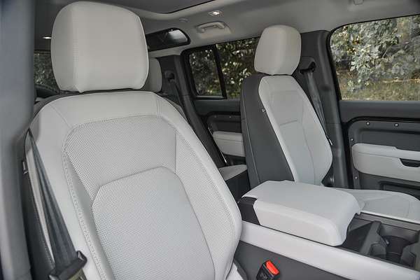 2024 Land Rover Defender 110 P400e X-Dynamic SE L663