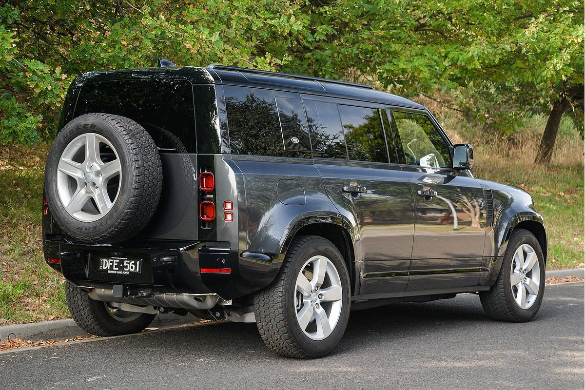 2024 Land Rover Defender 110 P400e X-Dynamic SE L663
