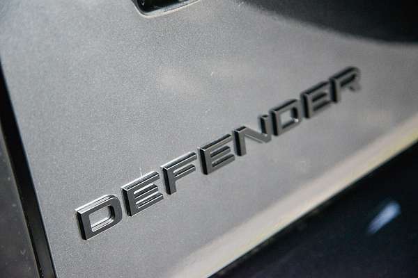 2024 Land Rover Defender 110 P400e X-Dynamic SE L663