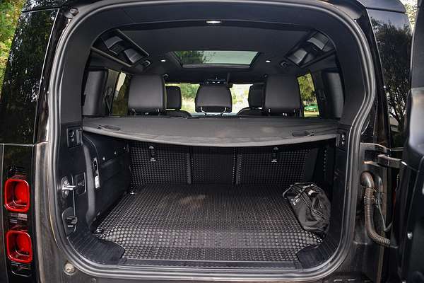 2024 Land Rover Defender 110 P400e X-Dynamic SE L663