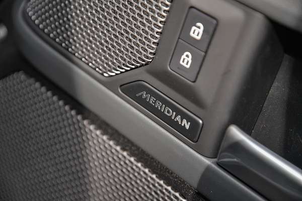 2024 Land Rover Defender 110 P400e X-Dynamic SE L663