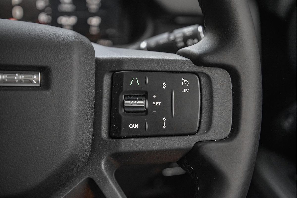 2024 Land Rover Defender 110 P400e X-Dynamic SE L663