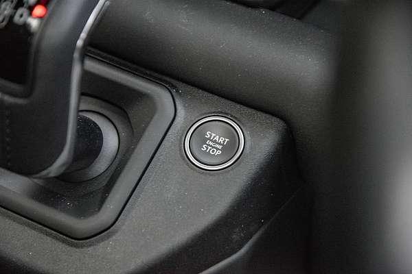 2024 Land Rover Defender 110 P400e X-Dynamic SE L663
