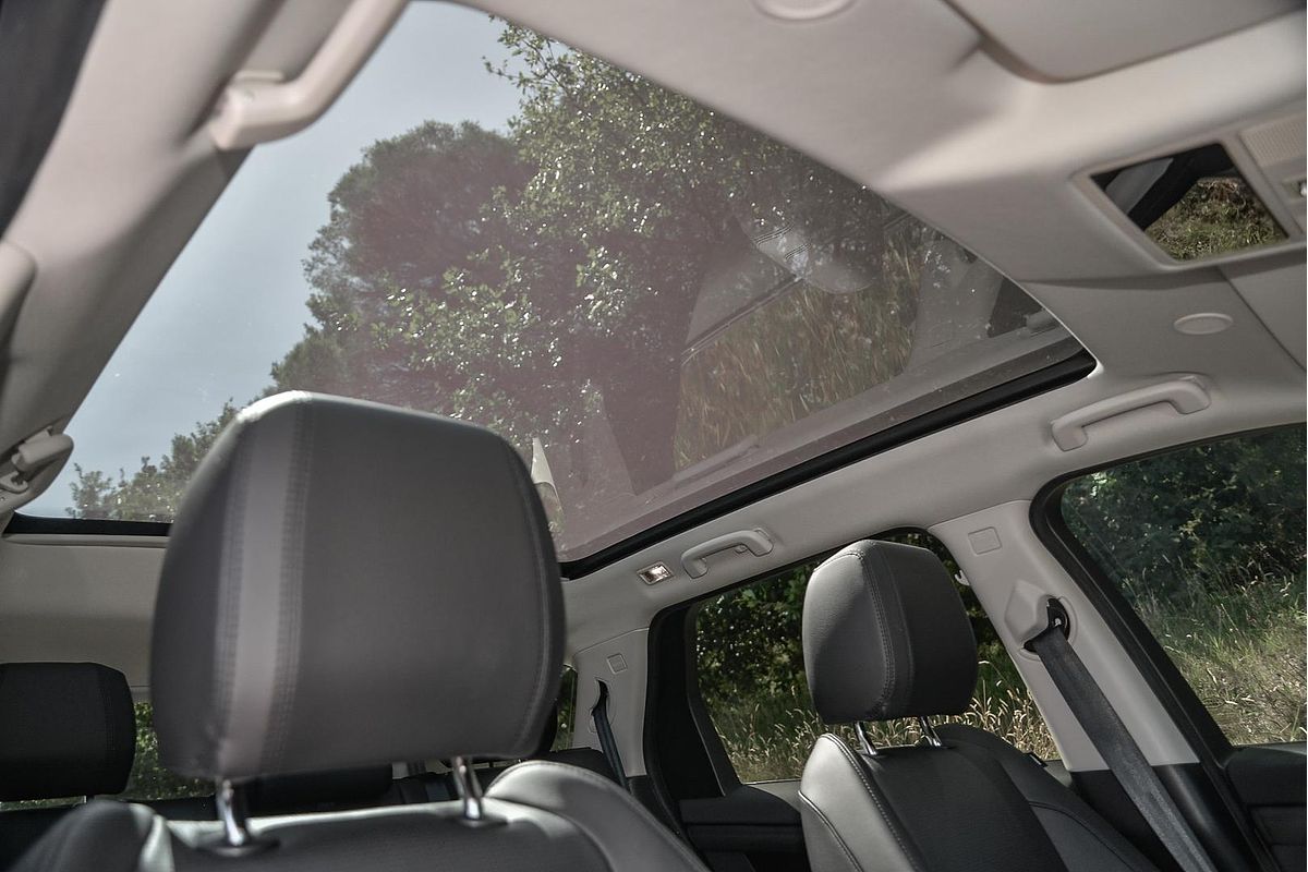 2024 Land Rover Discovery Sport P200 S L550