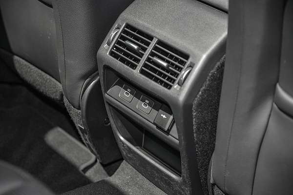 2024 Land Rover Discovery Sport P200 S L550
