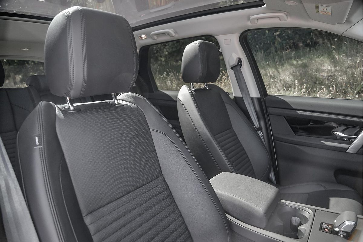 2024 Land Rover Discovery Sport P200 S L550