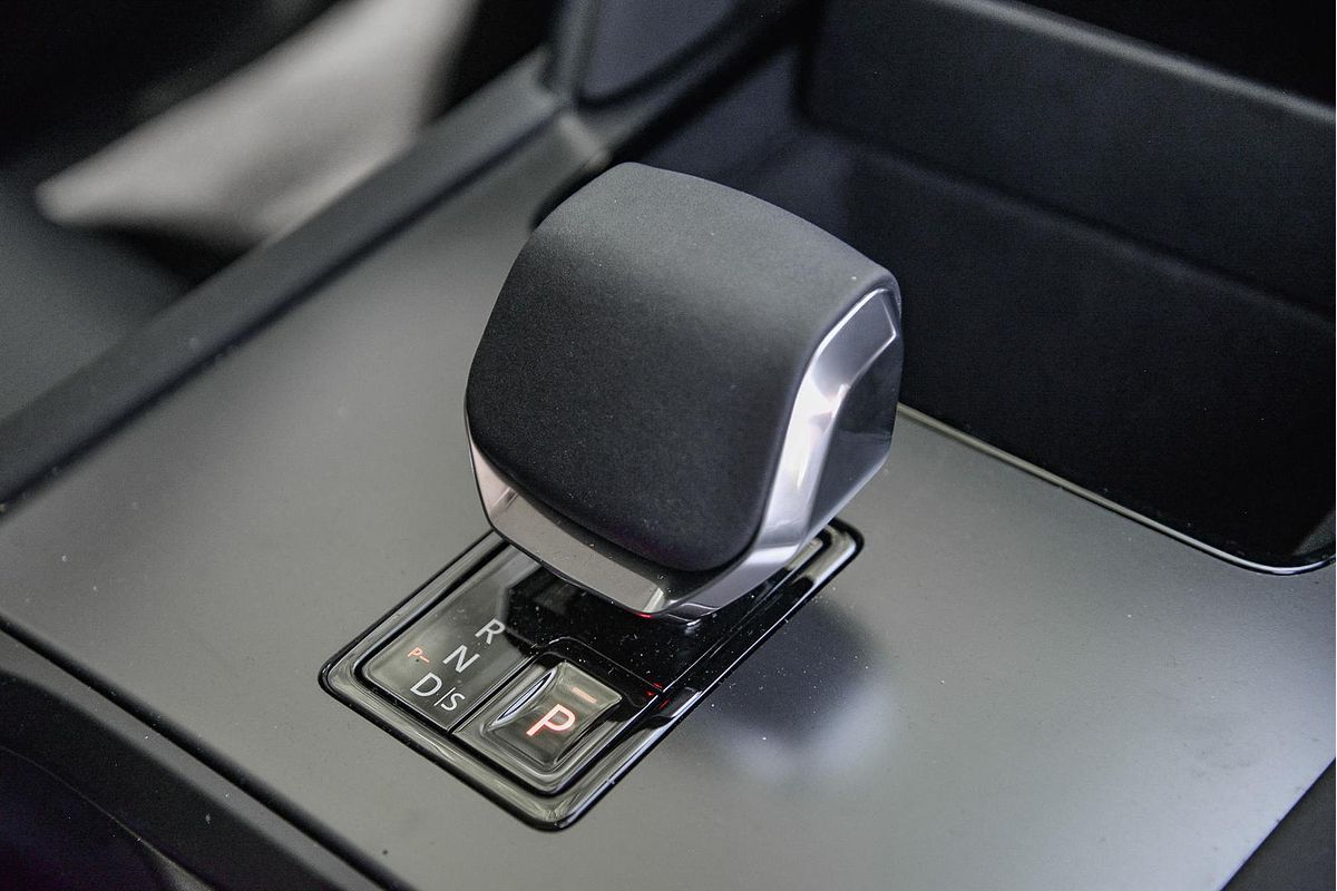 2024 Land Rover Discovery Sport P200 S L550