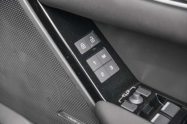 2024 Land Rover Range Rover Velar P250 Dynamic SE L560