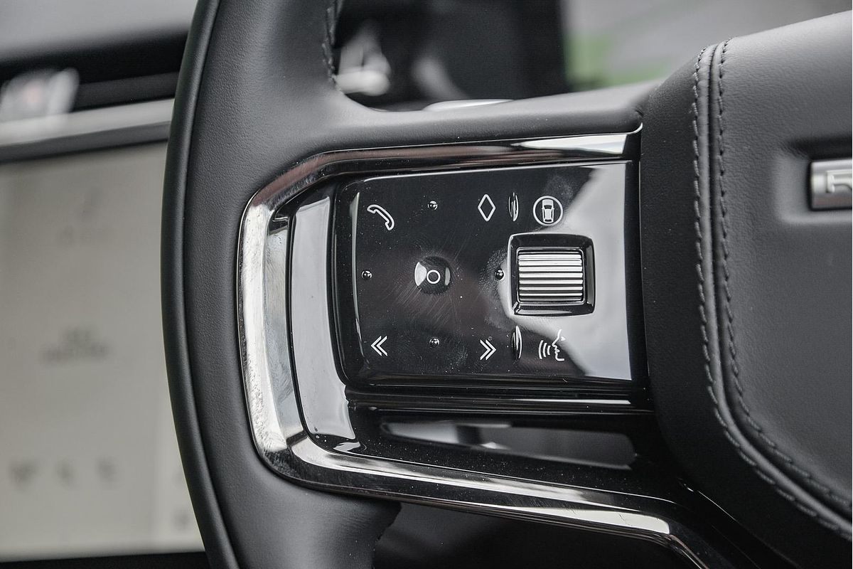 2024 Land Rover Range Rover Velar P250 Dynamic SE L560