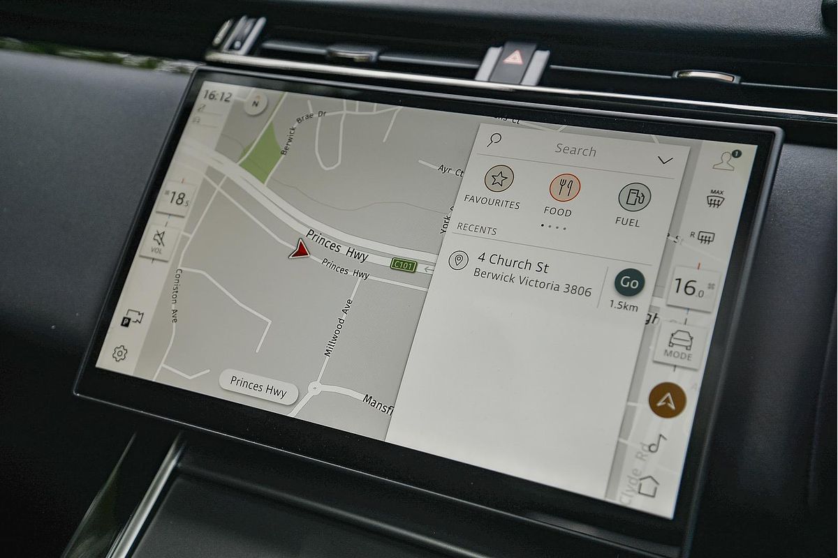 2024 Land Rover Range Rover Velar P250 Dynamic SE L560