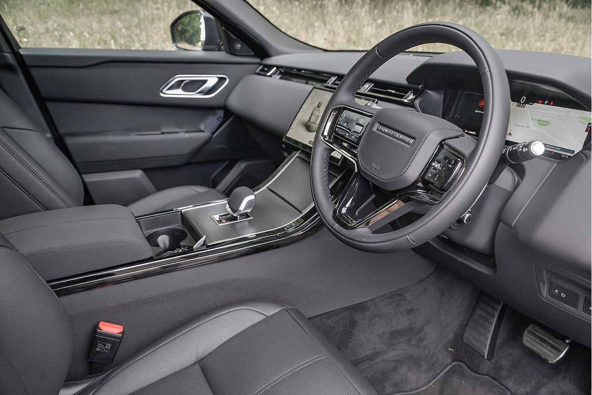 2024 Land Rover Range Rover Velar P250 Dynamic SE L560