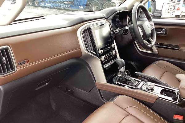 2024 Mahindra Scorpio Z8L