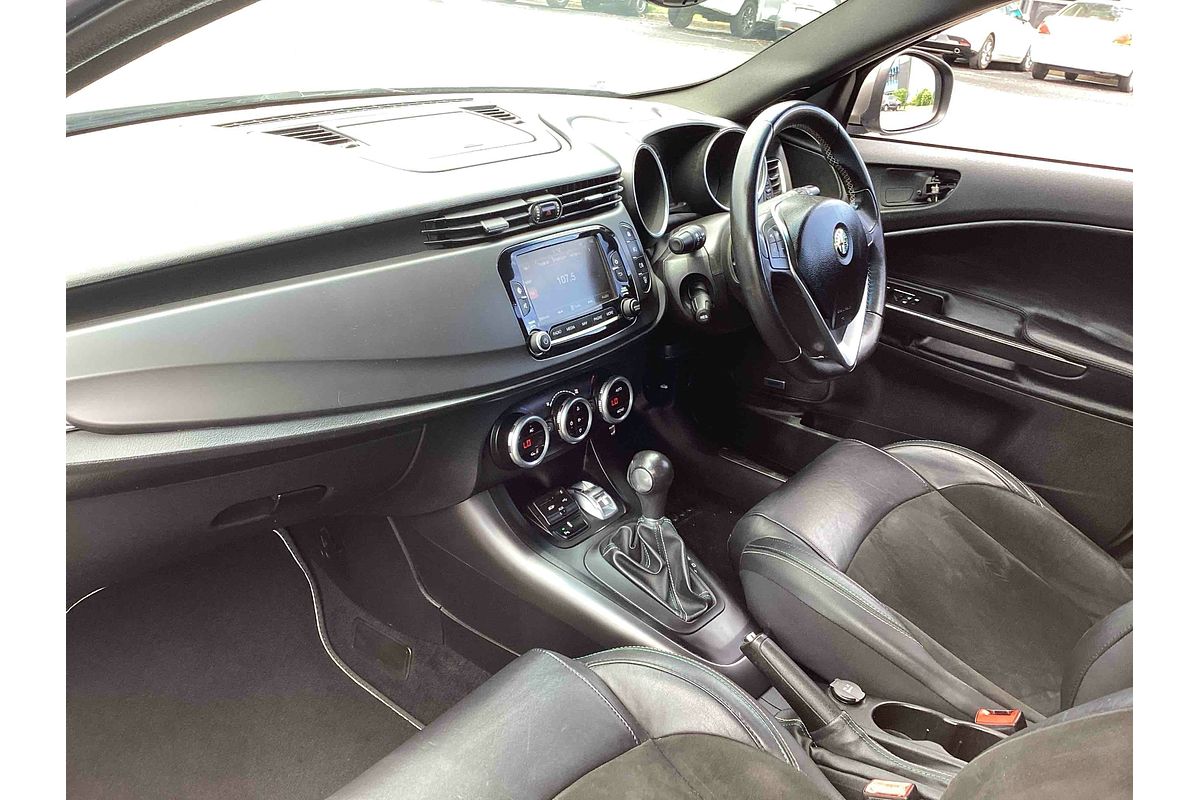 2015 Alfa Romeo Giulietta Quadrifoglio Verde Series 1