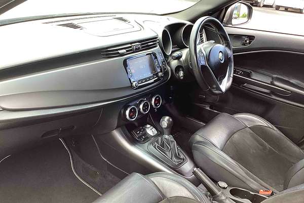 2015 Alfa Romeo Giulietta Quadrifoglio Verde Series 1