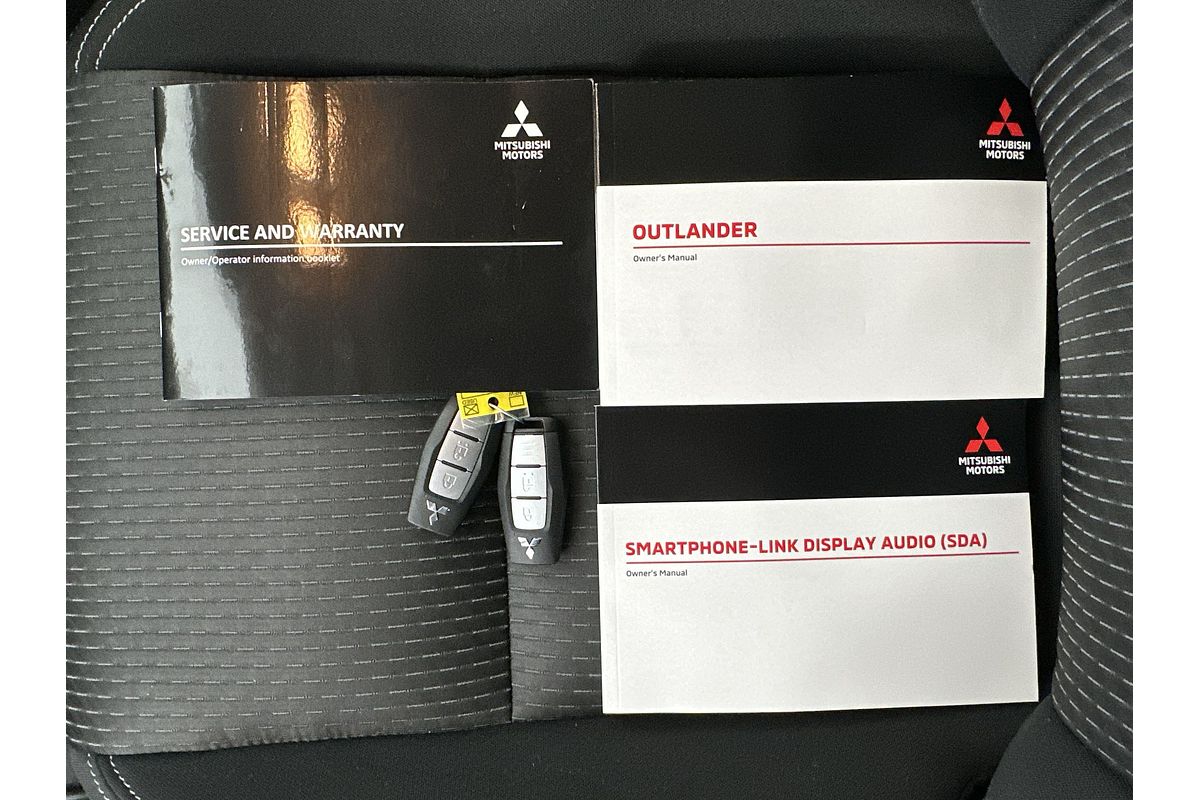 2023 Mitsubishi Outlander ES ZM