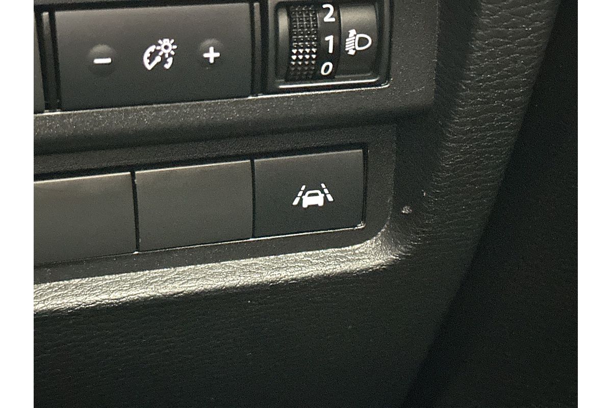 2023 Mitsubishi Outlander ES ZM