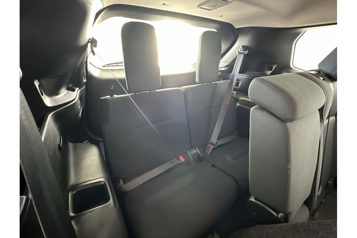 2023 Mitsubishi Outlander ES ZM