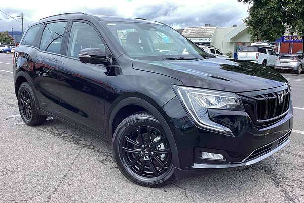 2024 Mahindra XUV700 AX7L