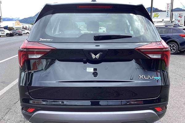 2024 Mahindra XUV700 AX7L