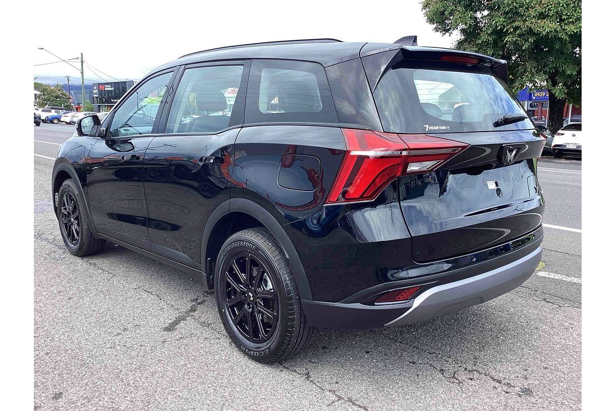 2024 Mahindra XUV700 AX7L