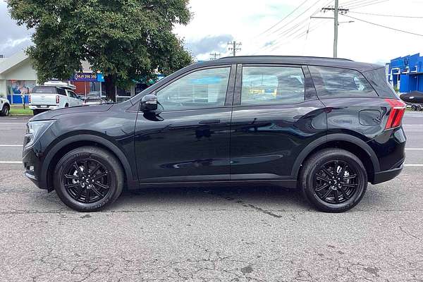 2024 Mahindra XUV700 AX7L