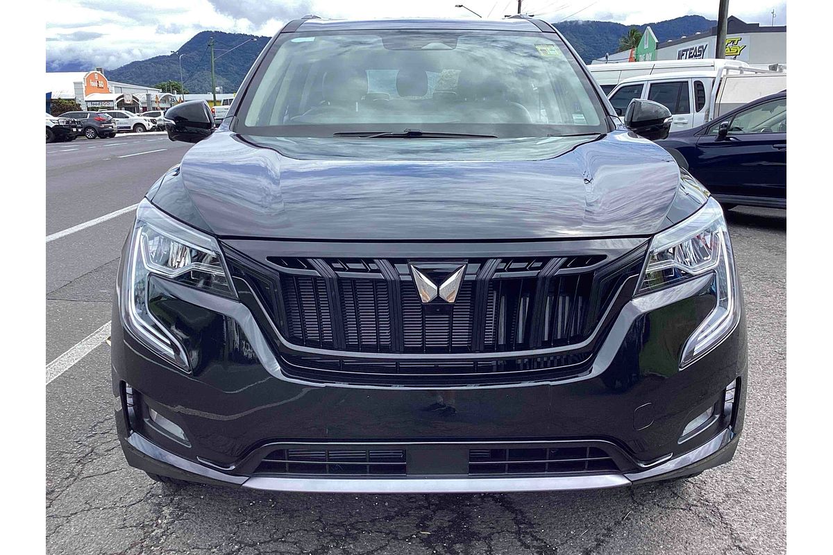 2024 Mahindra XUV700 AX7L