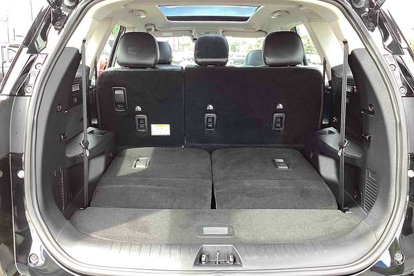2024 Mahindra XUV700 AX7L