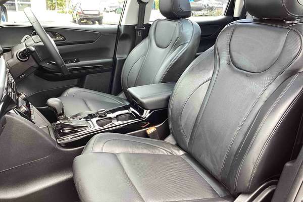 2024 Mahindra XUV700 AX7L
