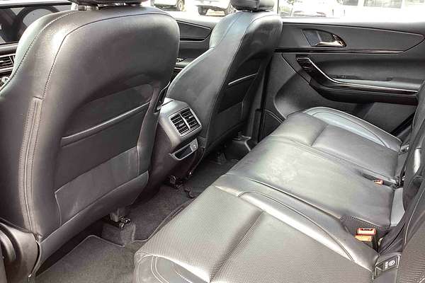 2024 Mahindra XUV700 AX7L