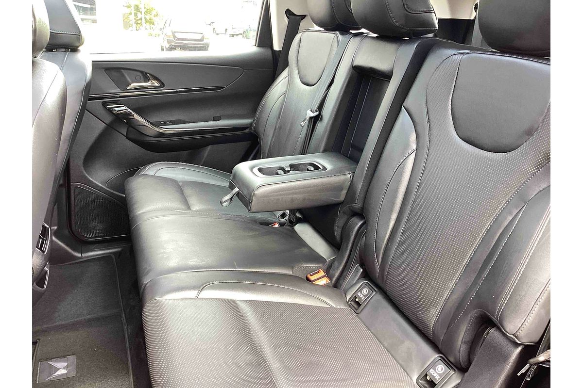 2024 Mahindra XUV700 AX7L