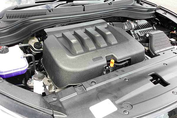 2024 Mahindra XUV700 AX7L