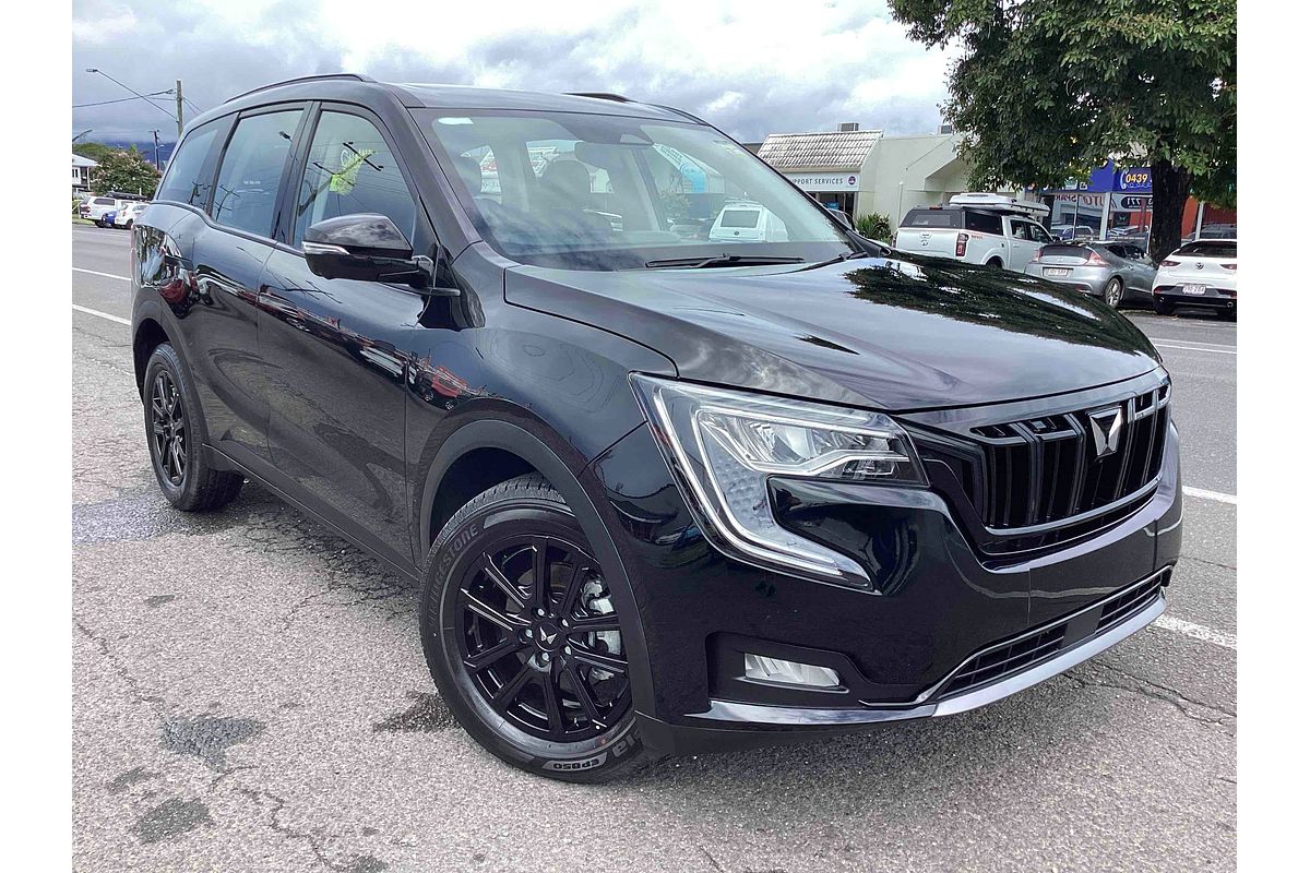 2024 Mahindra XUV700 AX7L