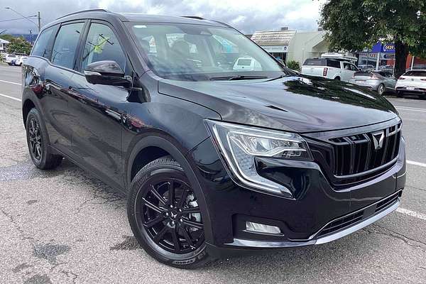 2024 Mahindra XUV700 AX7L