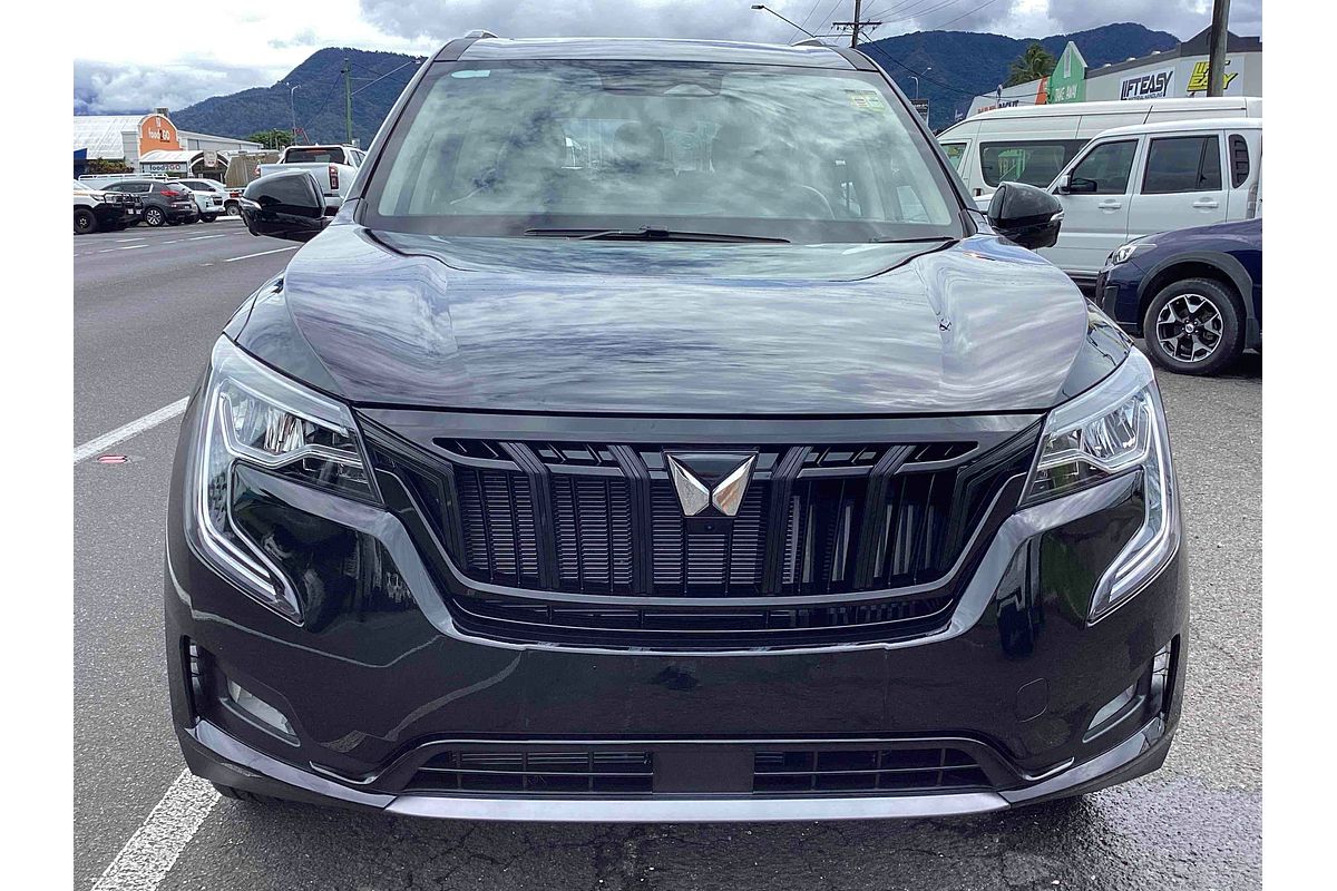 2024 Mahindra XUV700 AX7L