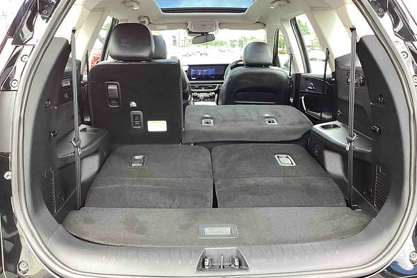 2024 Mahindra XUV700 AX7L