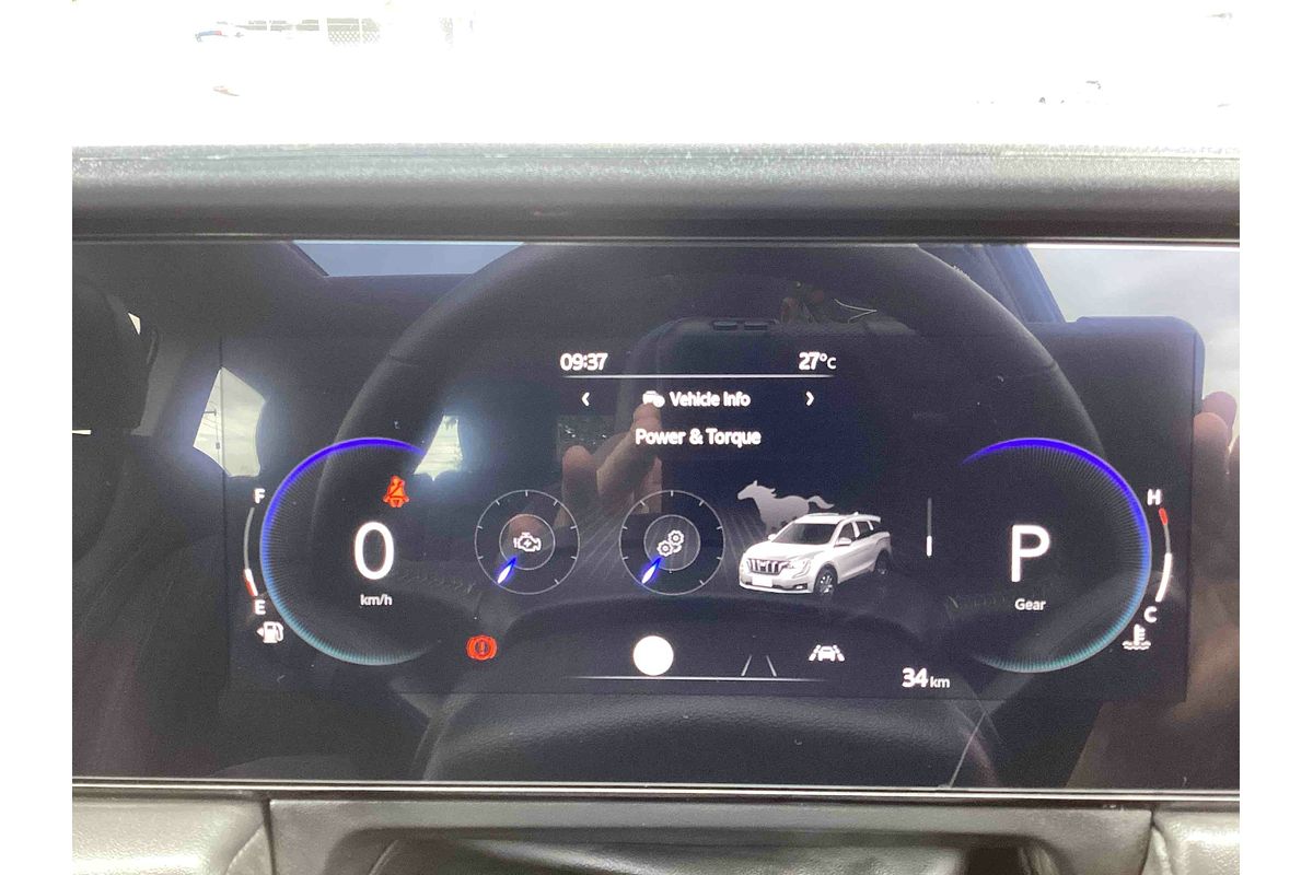 2024 Mahindra XUV700 AX7L