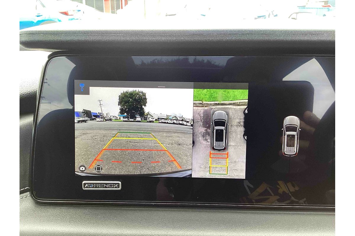 2024 Mahindra XUV700 AX7L