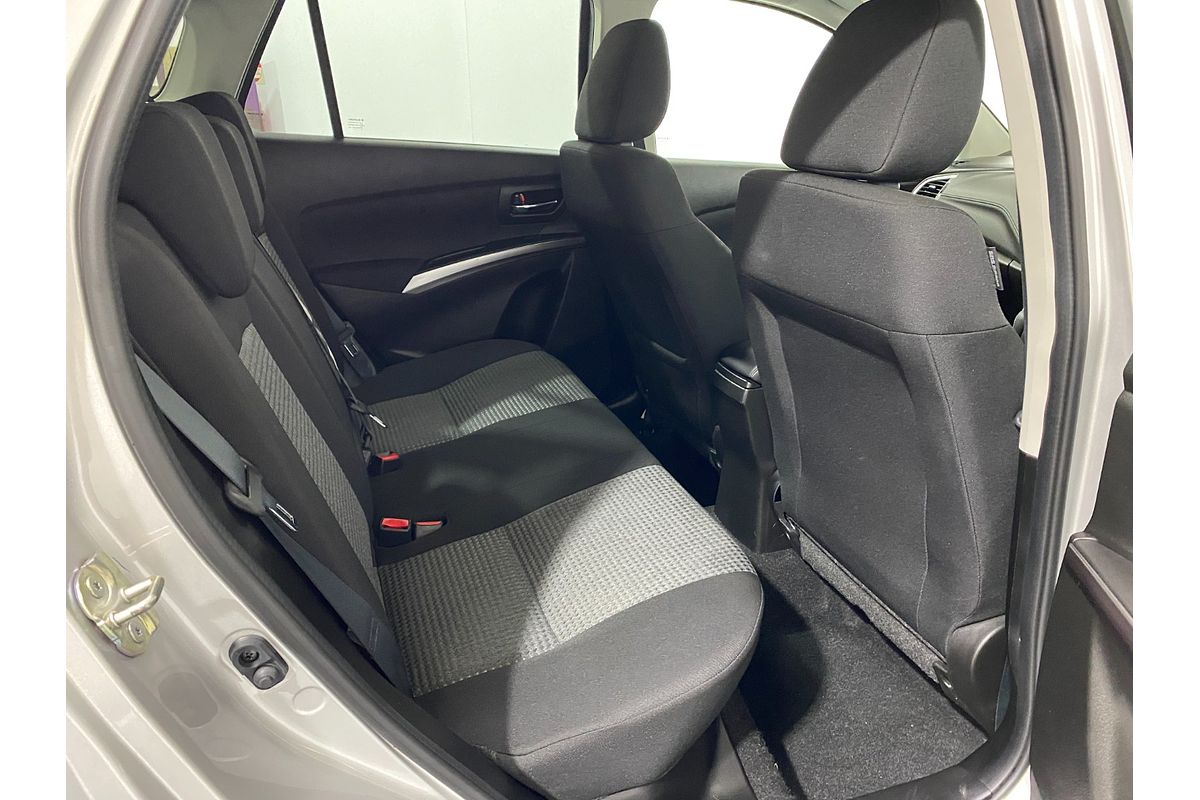2023 Suzuki S-Cross JYB